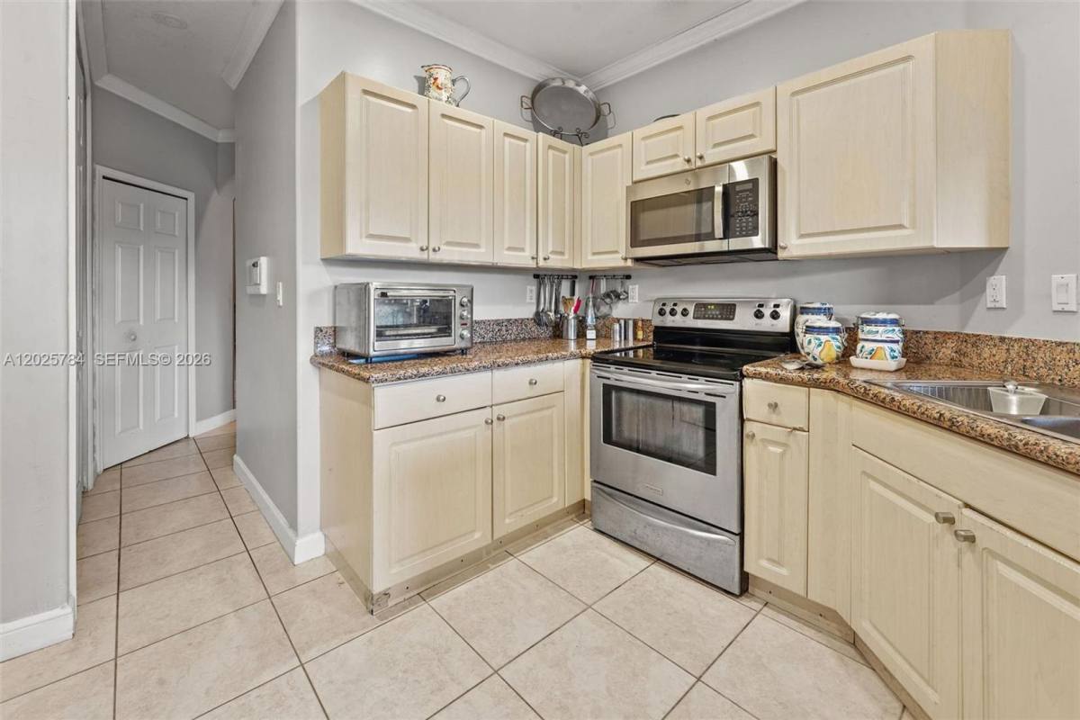 House for rent at 11258 NW 47th Lane N, Miami, FL 33178