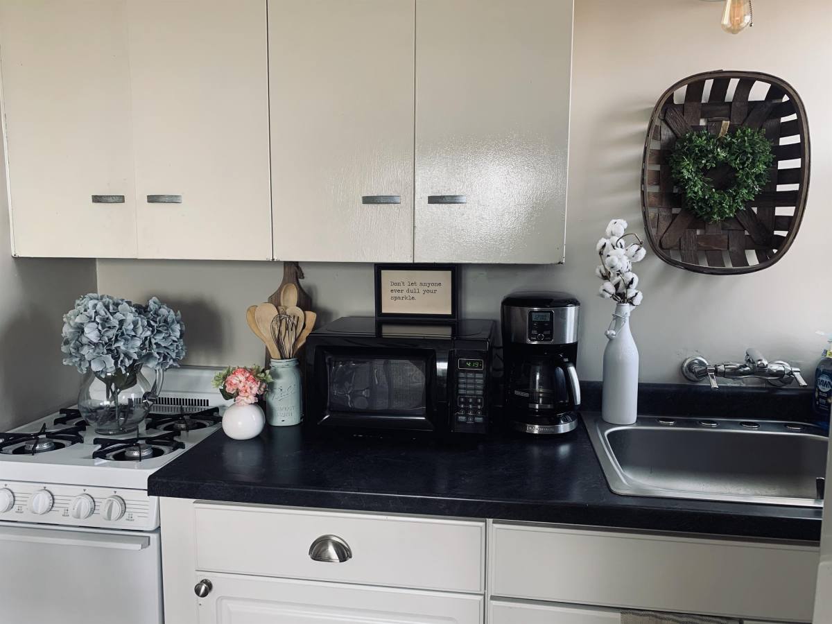 Apartment for rent at 114 N Spring St #7, Elgin, IL 60120