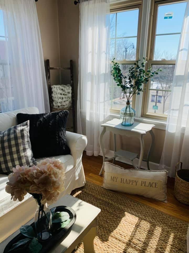 Apartment for rent at 114 N Spring St #7, Elgin, IL 60120
