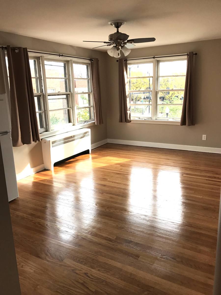 Apartment for rent at 114 N Spring St #7, Elgin, IL 60120