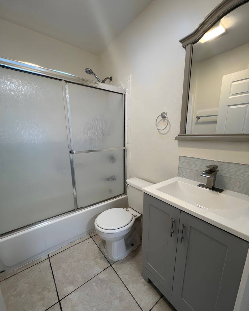 Apartment for rent at 159-61 E 83rd St, Los Angeles, CA 90003