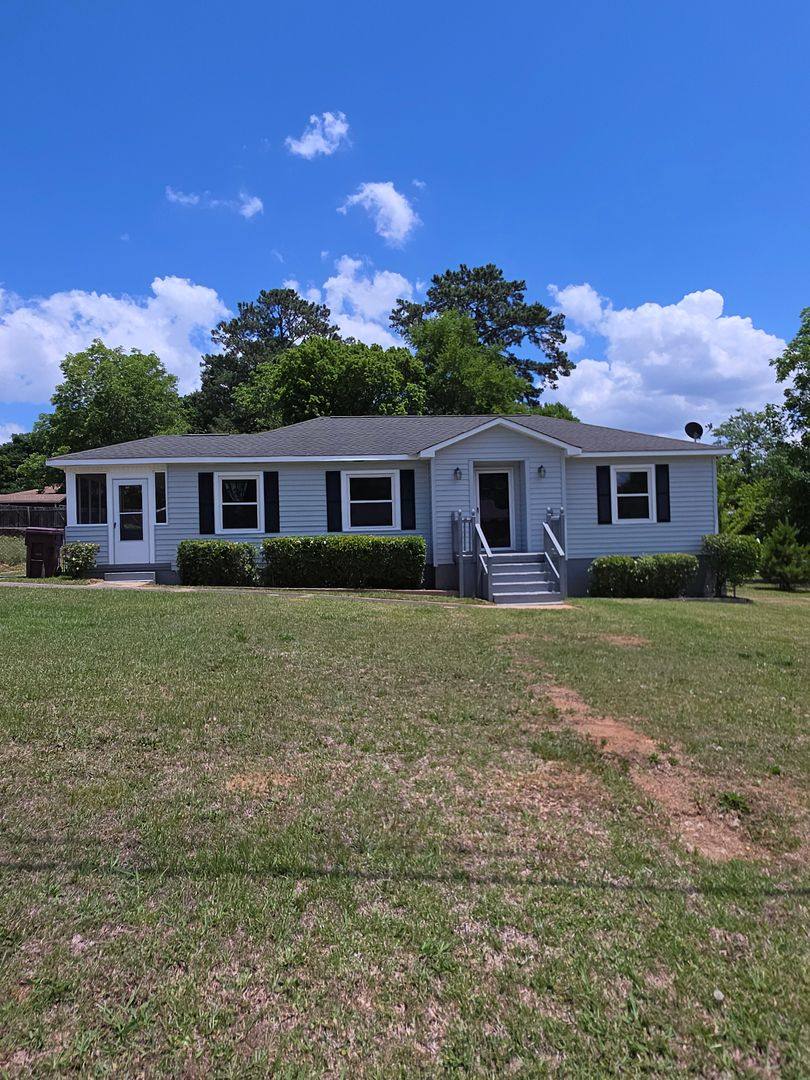 House for rent at 414 21st Ave, Phenix City, AL 36869