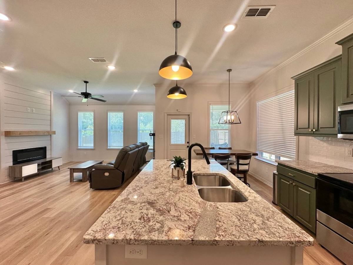 House for rent at 3076 Royal Garden Rd, Tyler, TX 75701