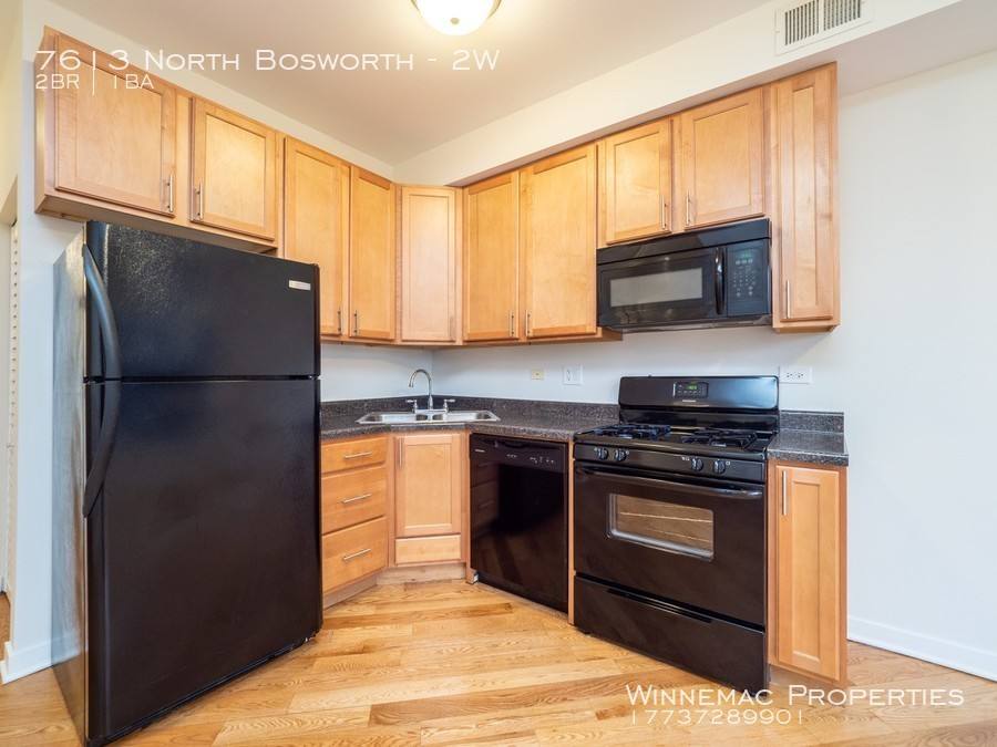 Apartment for rent at 7613 N Bosworth #2W, Chicago, IL 60626