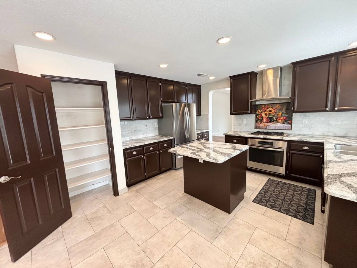 House for rent at 979 Seabough Court, Folsom, CA 95630