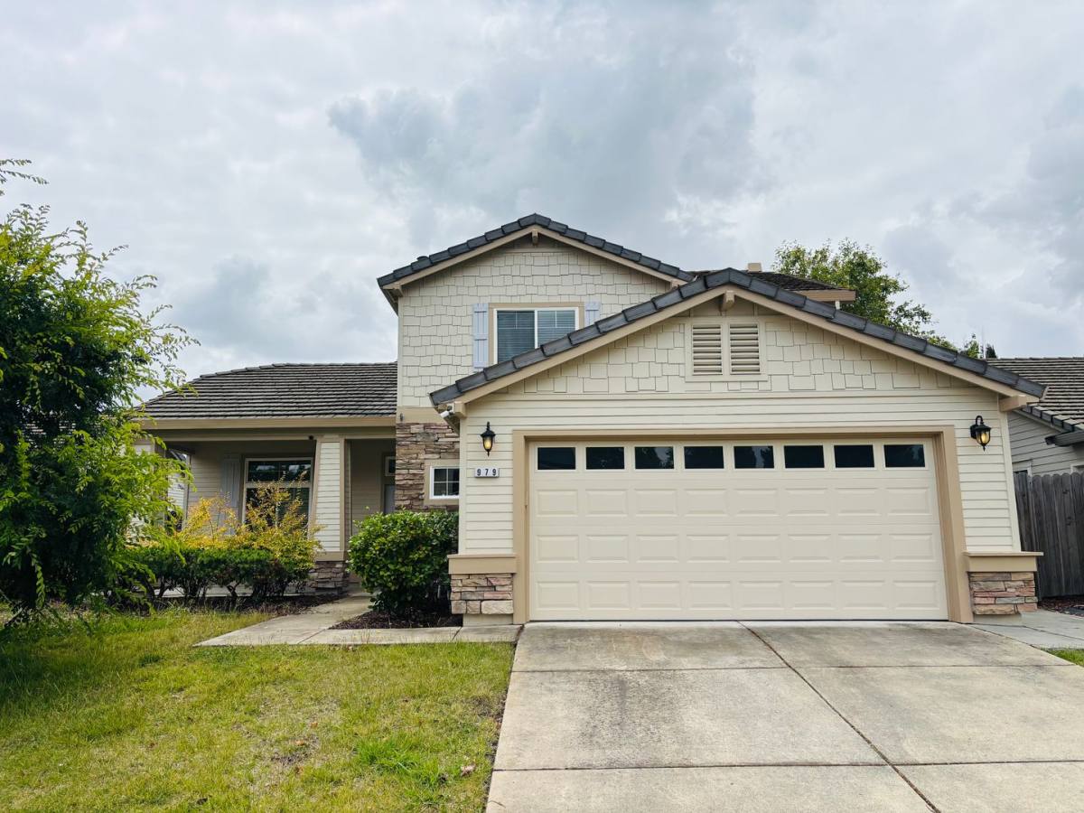 House for rent at 979 Seabough Court, Folsom, CA 95630