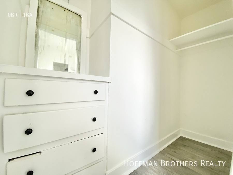 Apartment for rent at 975 S Oxford Ave #8, Los Angeles, CA 90006