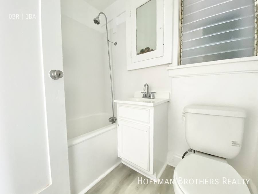 Apartment for rent at 975 S Oxford Ave #8, Los Angeles, CA 90006