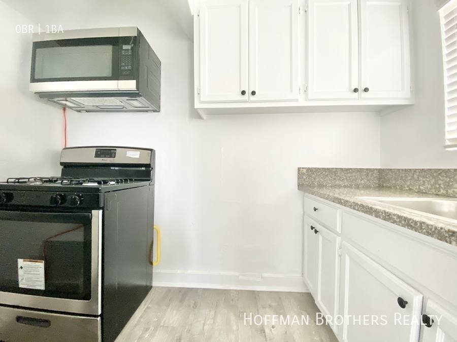 Apartment for rent at 975 S Oxford Ave #8, Los Angeles, CA 90006