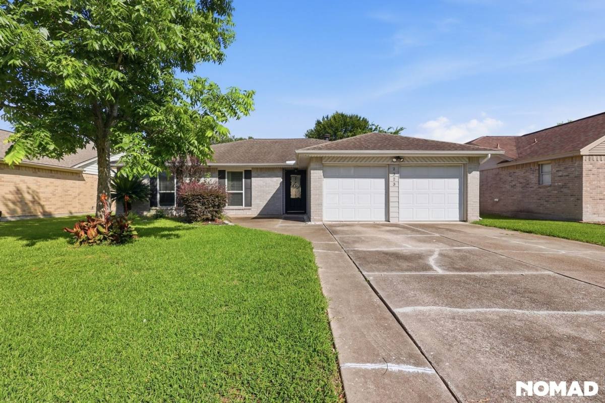 House for rent at 2323 Tall Ships Dr, Friendswood, TX 77546