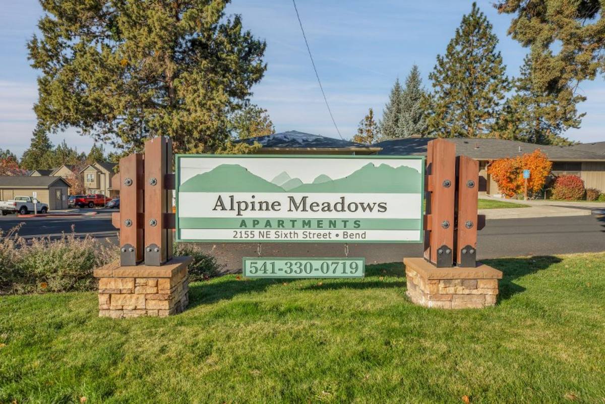 Townhouse for rent at 2155 NE 6th St, Bend, OR 97701