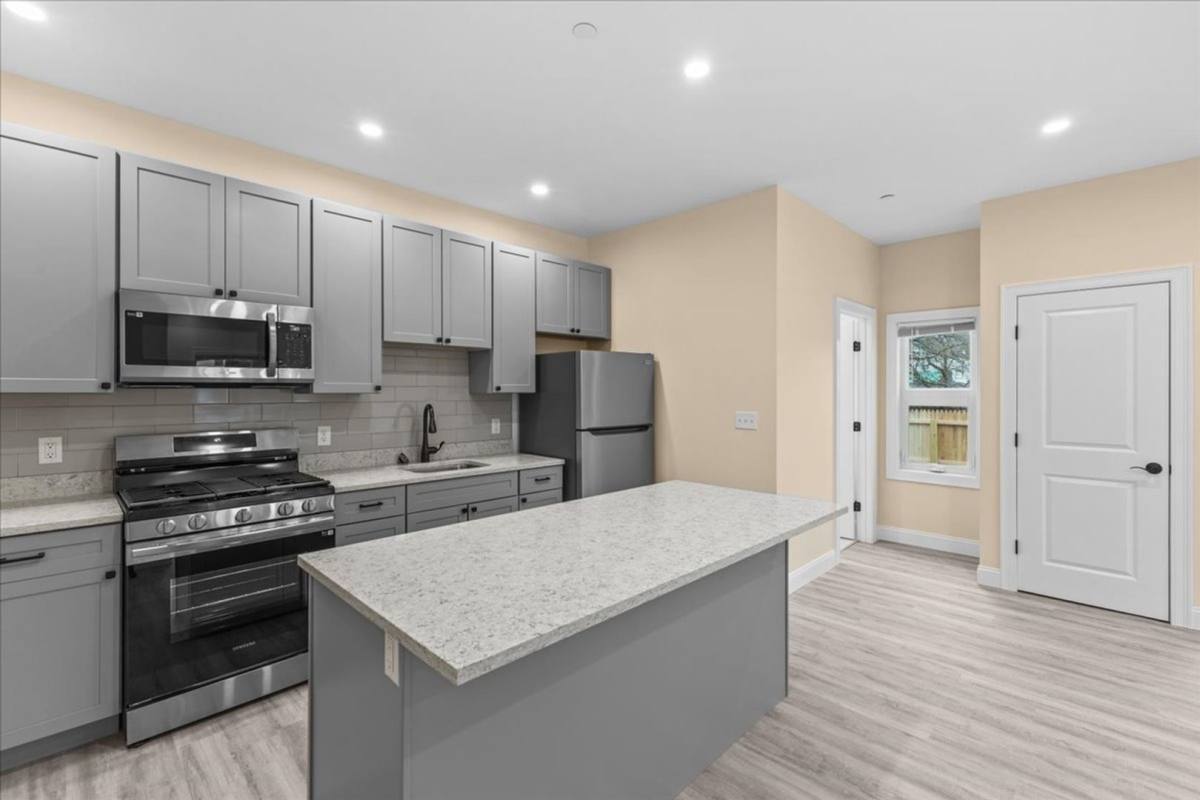 Apartment for rent at 86-88 N Winooski Ave, Burlington, VT 05401