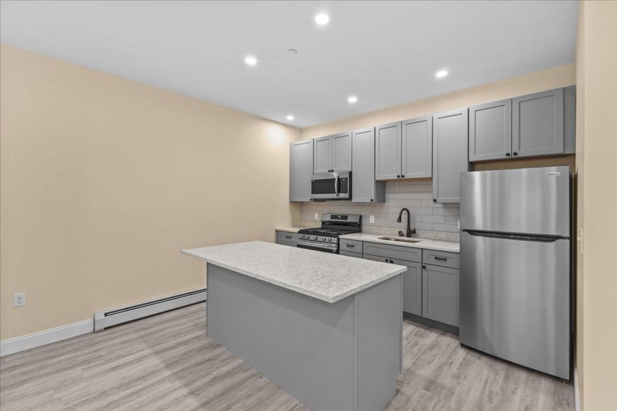 Apartment for rent at 86-88 N Winooski Ave, Burlington, VT 05401