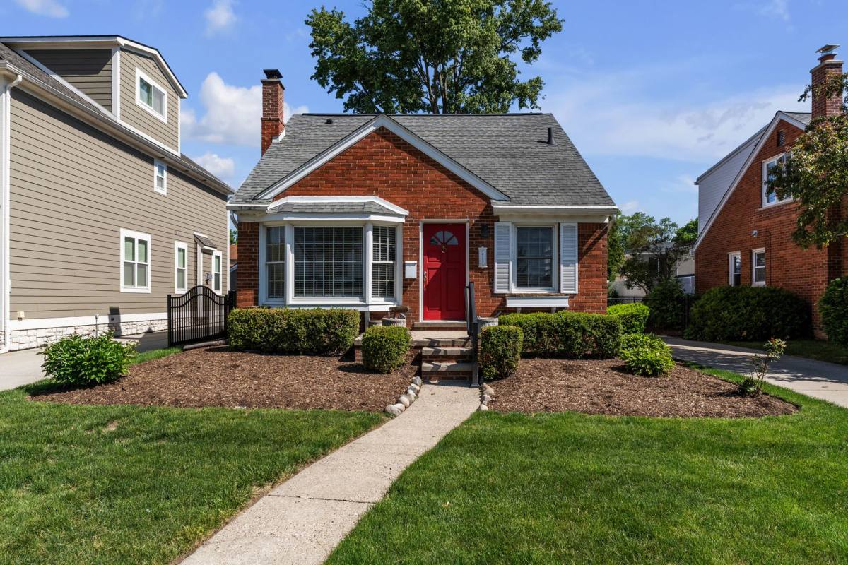 House for rent at 2711 Dorchester Rd, Birmingham, MI 48009