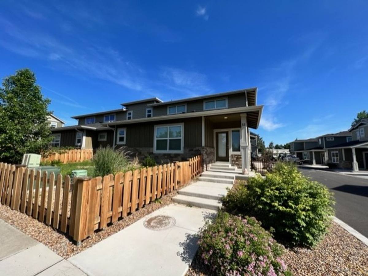House for rent at 2755 SW Greens Blvd, Redmond, OR 97756