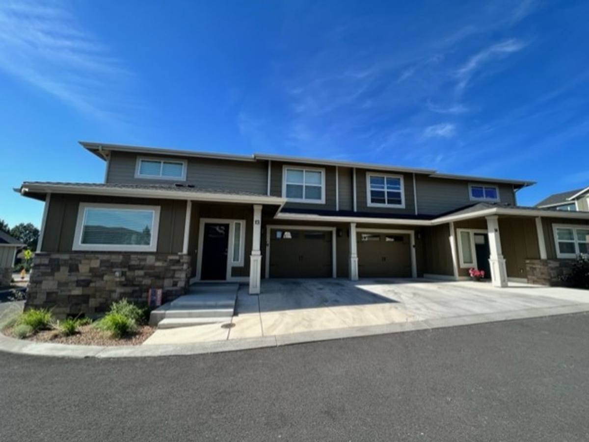 House for rent at 2755 SW Greens Blvd, Redmond, OR 97756
