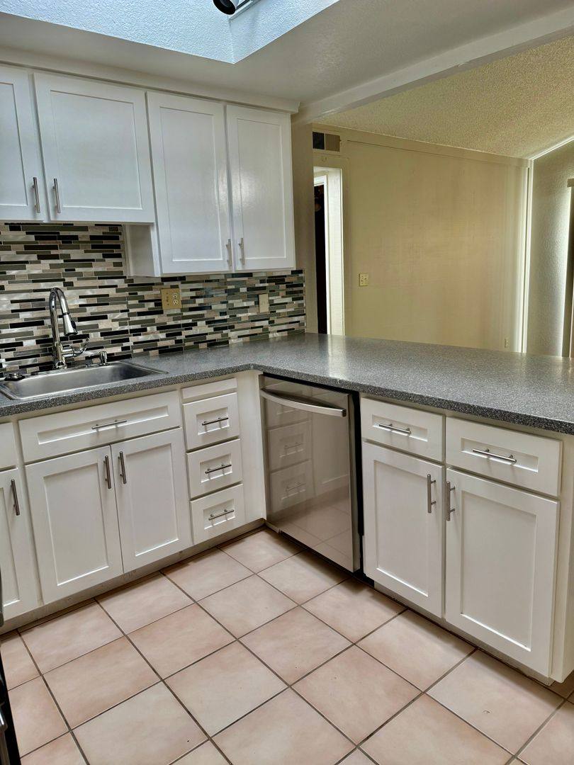 Apartment for rent at 1745-1747 Avondale Ave, Sacramento, CA 95825
