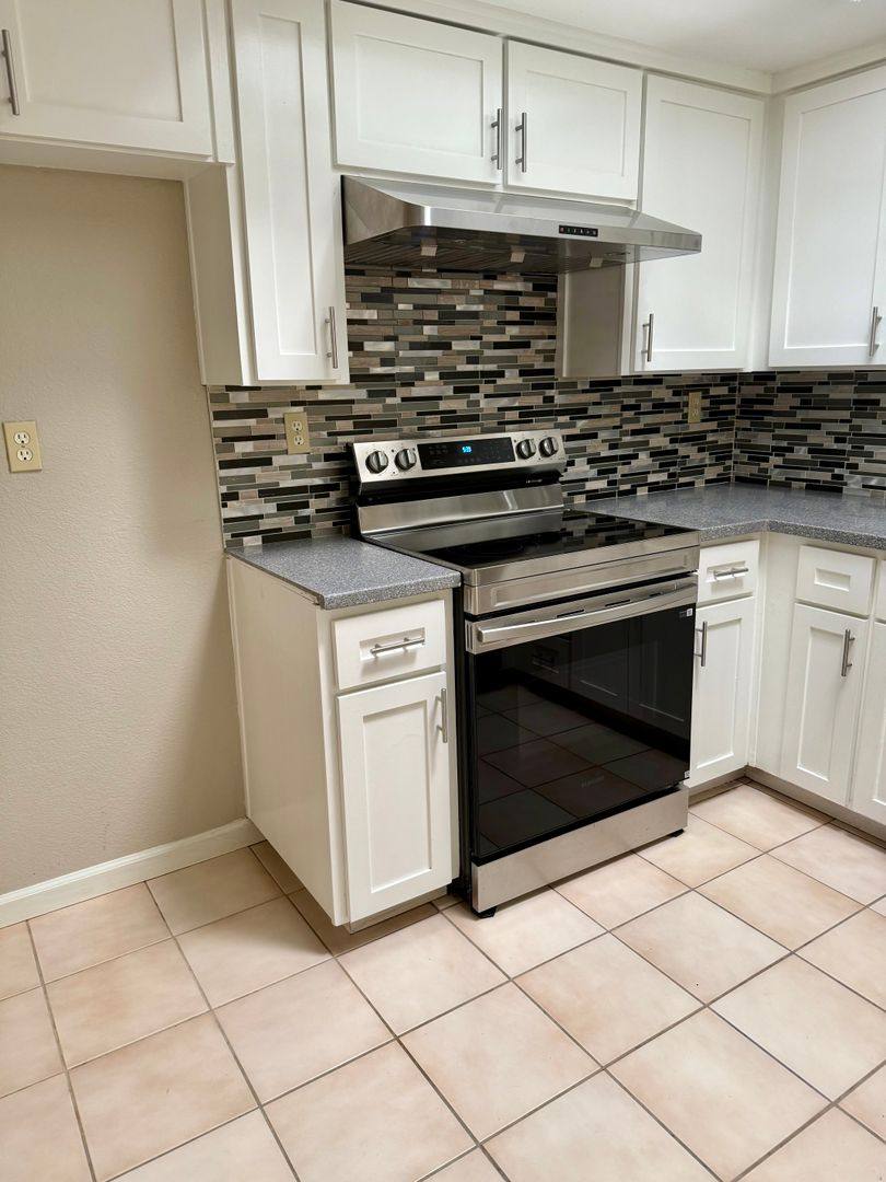 Apartment for rent at 1745-1747 Avondale Ave, Sacramento, CA 95825