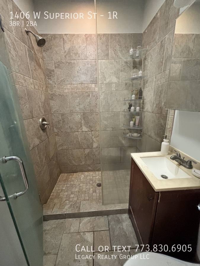 Apartment for rent at 1406 W Superior St #1R, Chicago, IL 60642