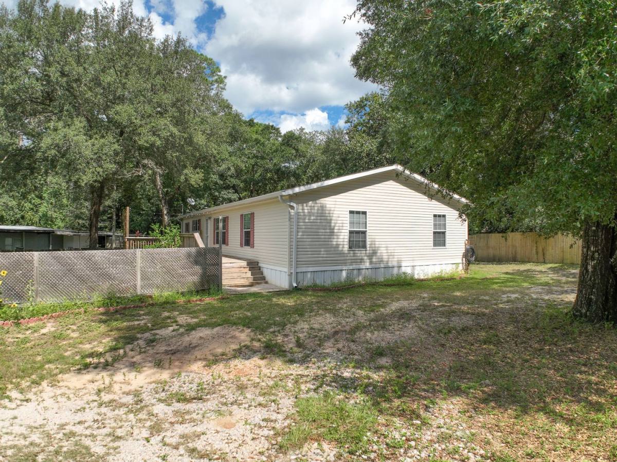 House for rent at 483 Howard St, Niceville, FL 32578