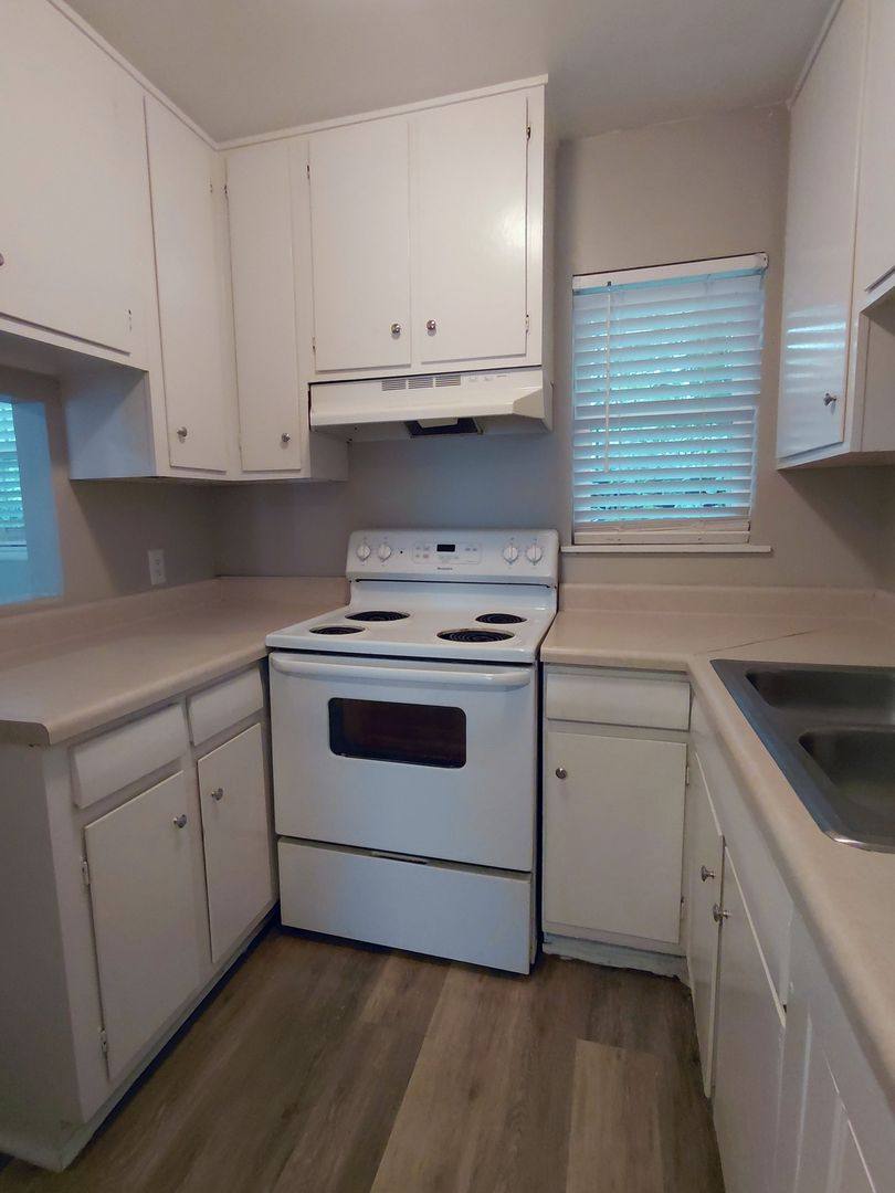 Apartment for rent at 2056 Vineville Ave, Macon, GA 31204