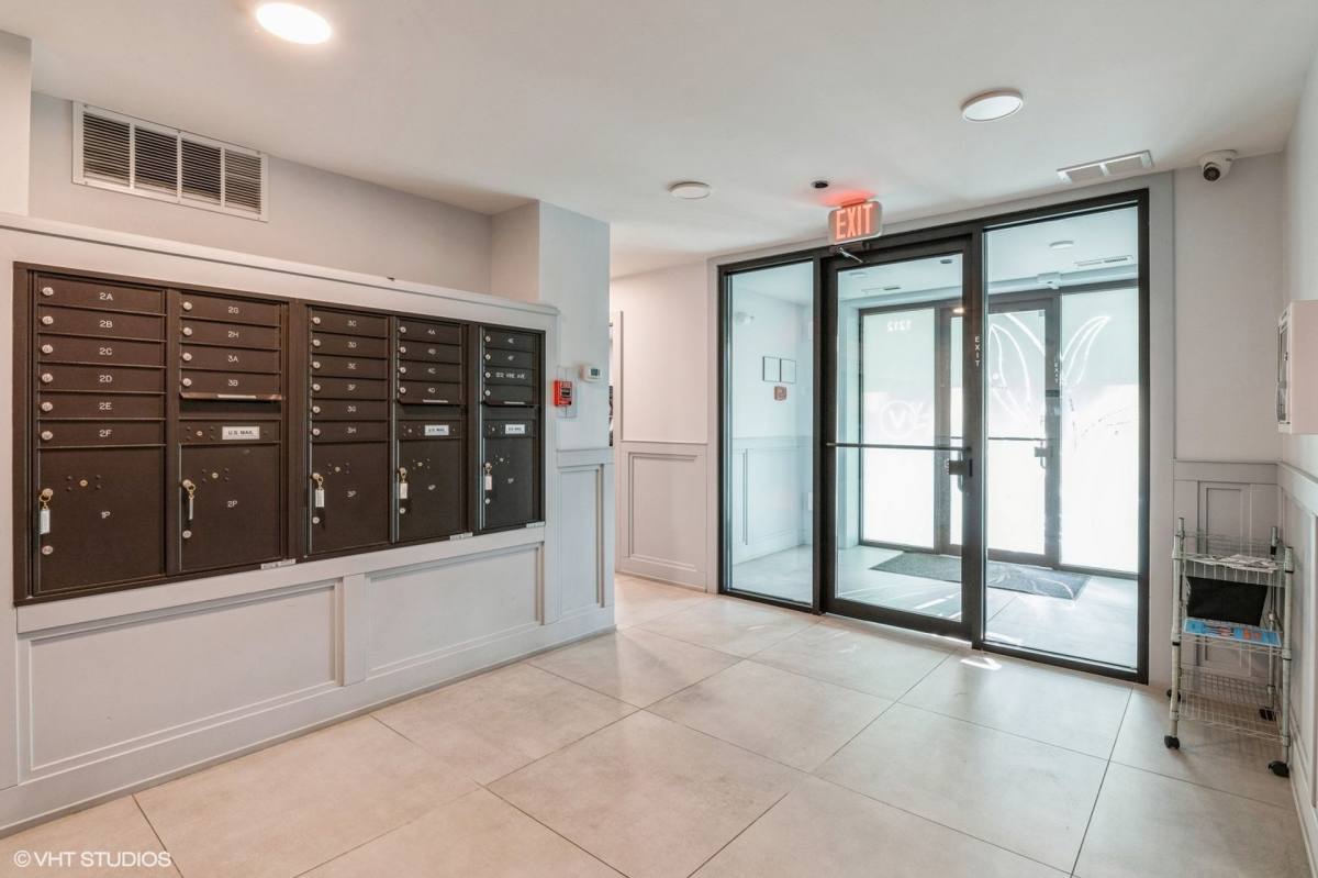 Apartment for rent at 1212 Vine Ave, Park Ridge, IL 60068