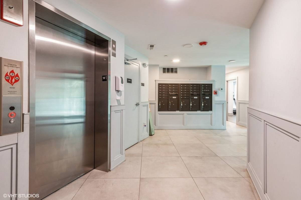 Apartment for rent at 1212 Vine Ave, Park Ridge, IL 60068