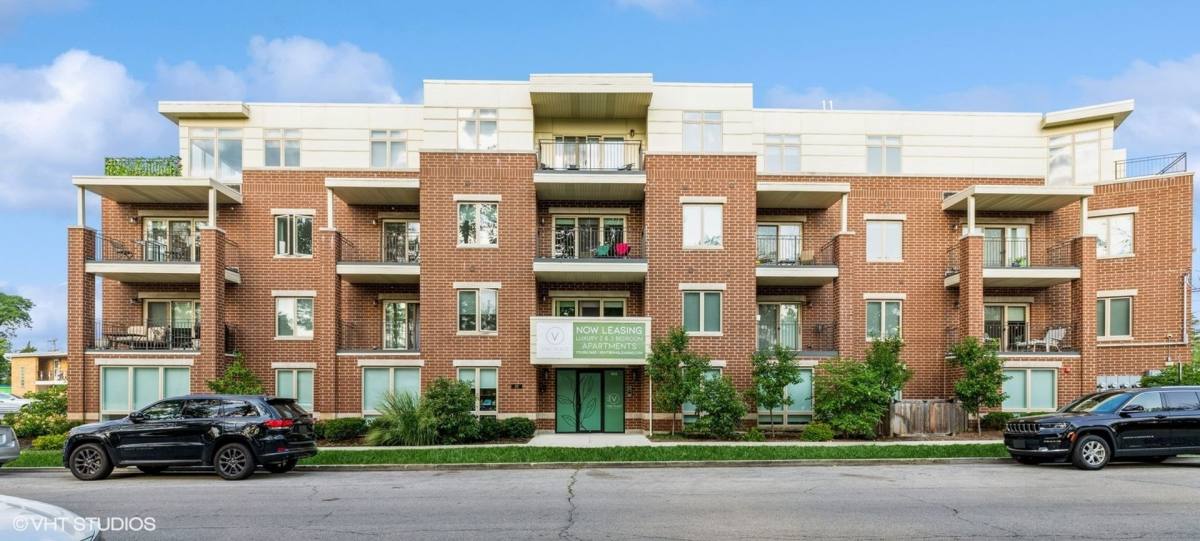Apartment for rent at 1212 Vine Ave, Park Ridge, IL 60068