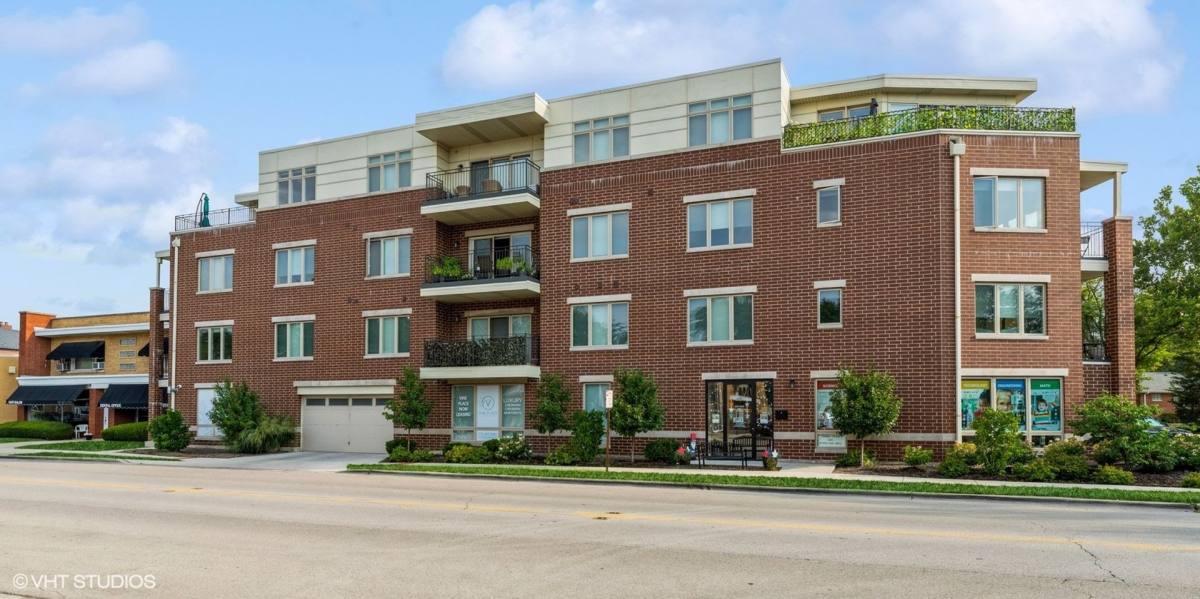 Apartment for rent at 1212 Vine Ave, Park Ridge, IL 60068