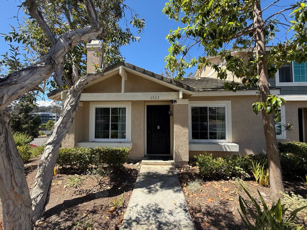 Apartment for rent at 3727 Caminito Carmel Landing, San Diego, CA 92130