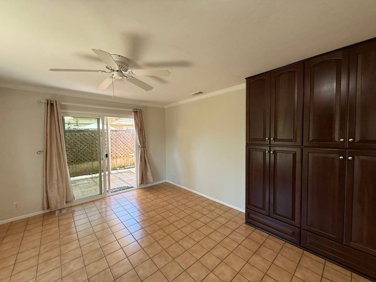 Apartment for rent at 3727 Caminito Carmel Landing, San Diego, CA 92130