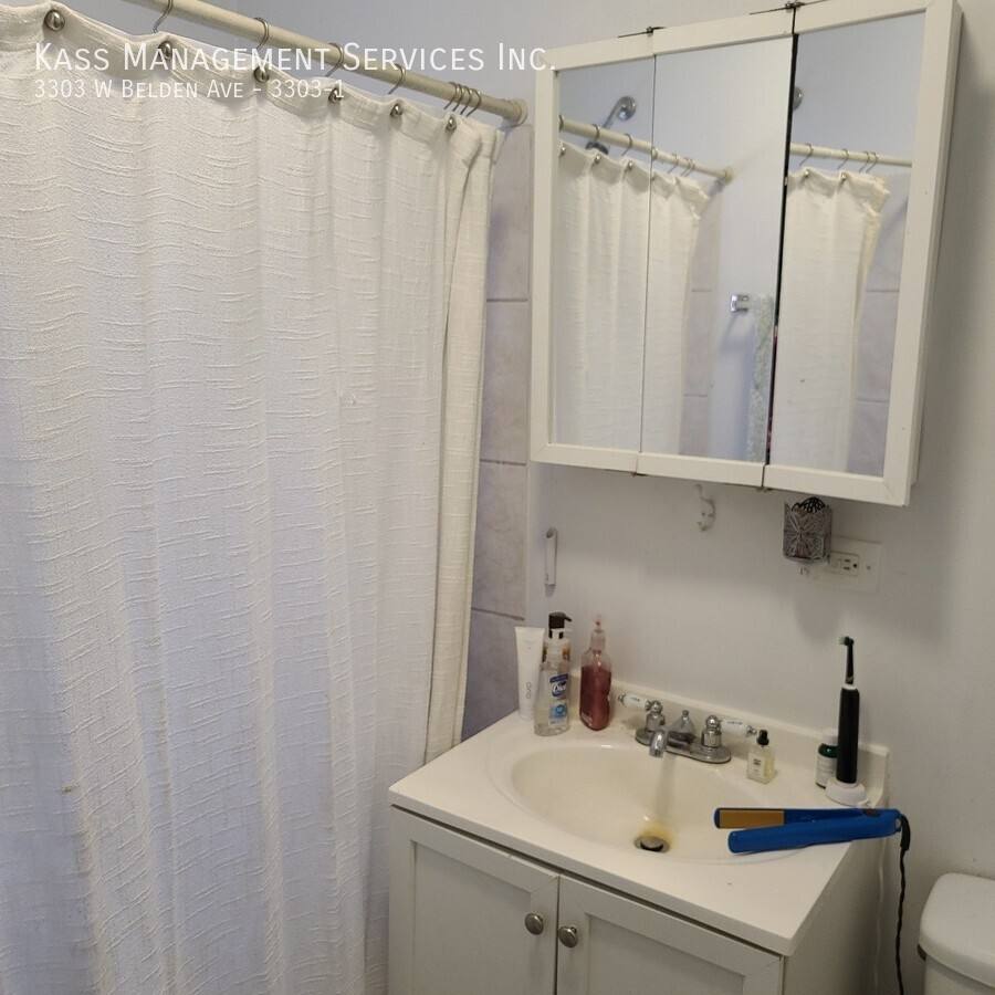 Apartment for rent at 3303 W Belden Ave #1, Chicago, IL 60647