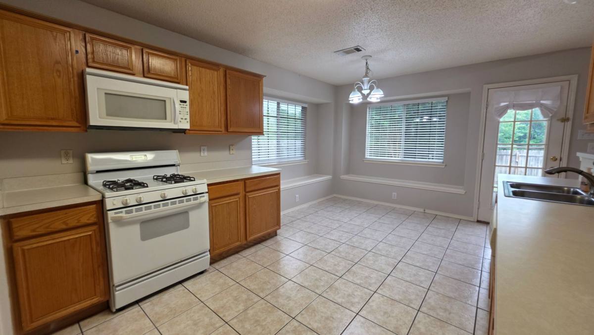 House for rent at 1268 Topeka Dr, Fort Worth, TX 76131