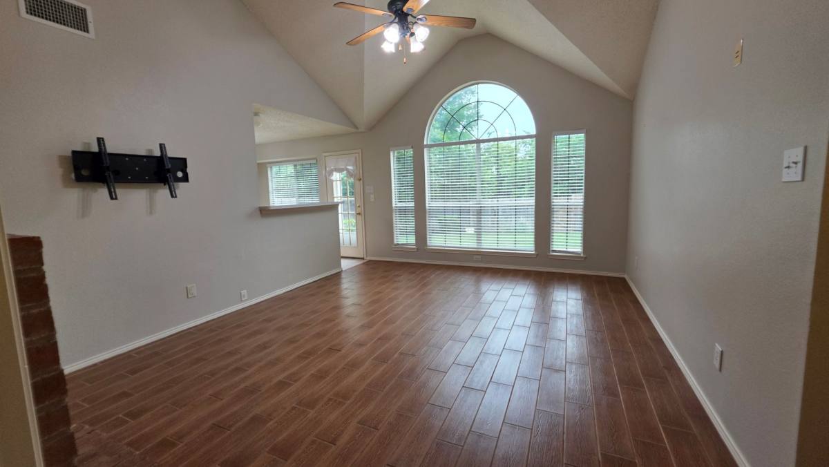 House for rent at 1268 Topeka Dr, Fort Worth, TX 76131