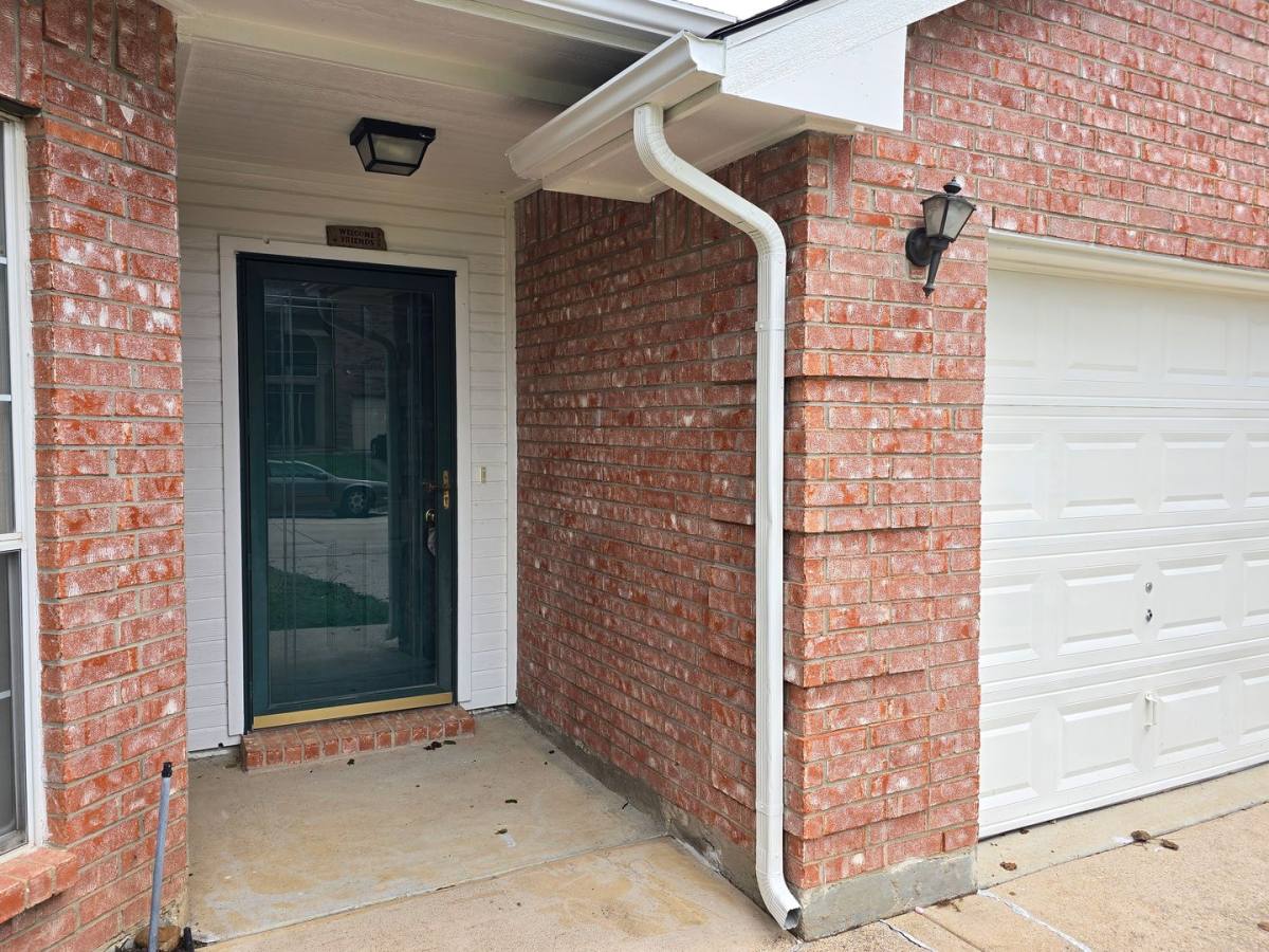 House for rent at 1268 Topeka Dr, Fort Worth, TX 76131