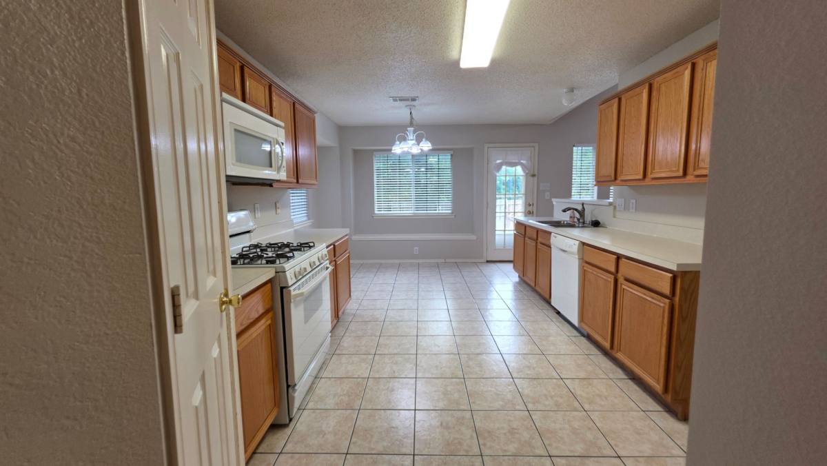 House for rent at 1268 Topeka Dr, Fort Worth, TX 76131