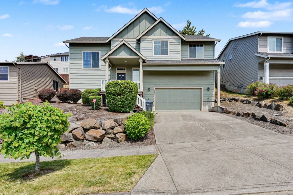 House for rent at 2495 Benjamin Ave NW, Salem, OR 97304