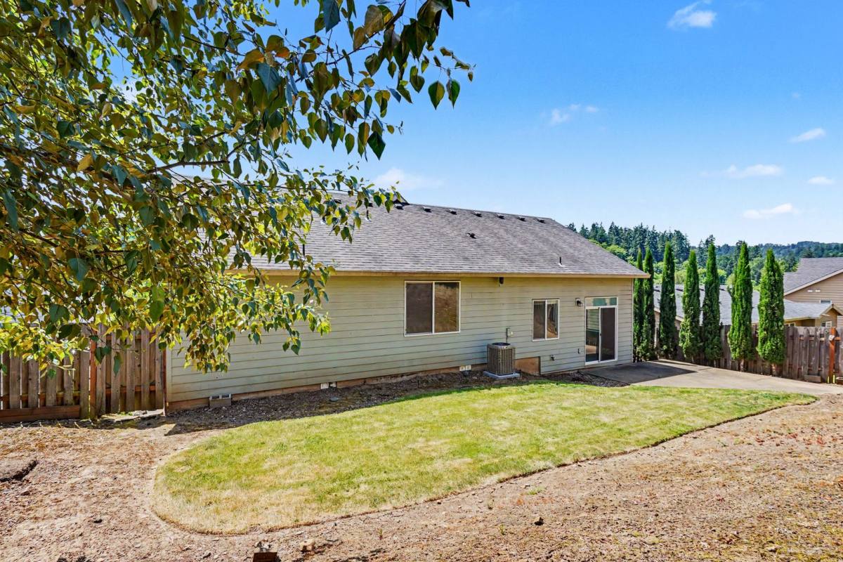 House for rent at 2495 Benjamin Ave NW, Salem, OR 97304
