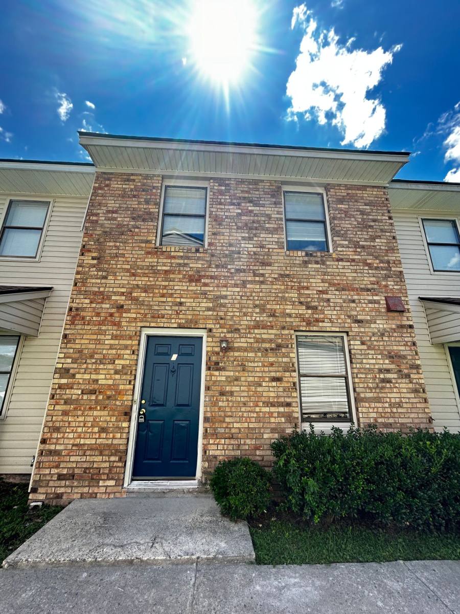 Apartment for rent at 1509 Pine St, Valdosta, GA 31601