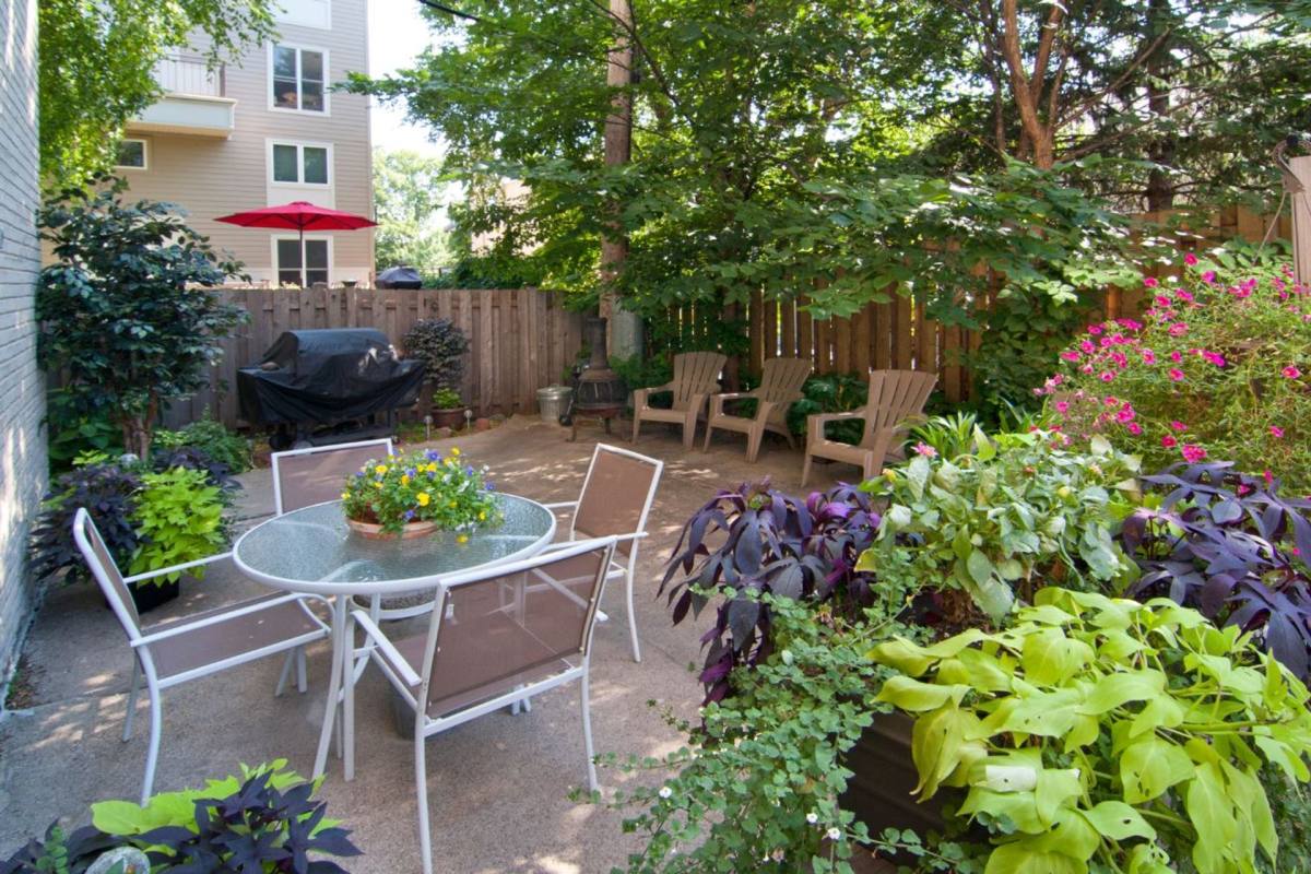 Apartment for rent at 1810-1812 Bryant Ave S, Minneapolis, MN 55403