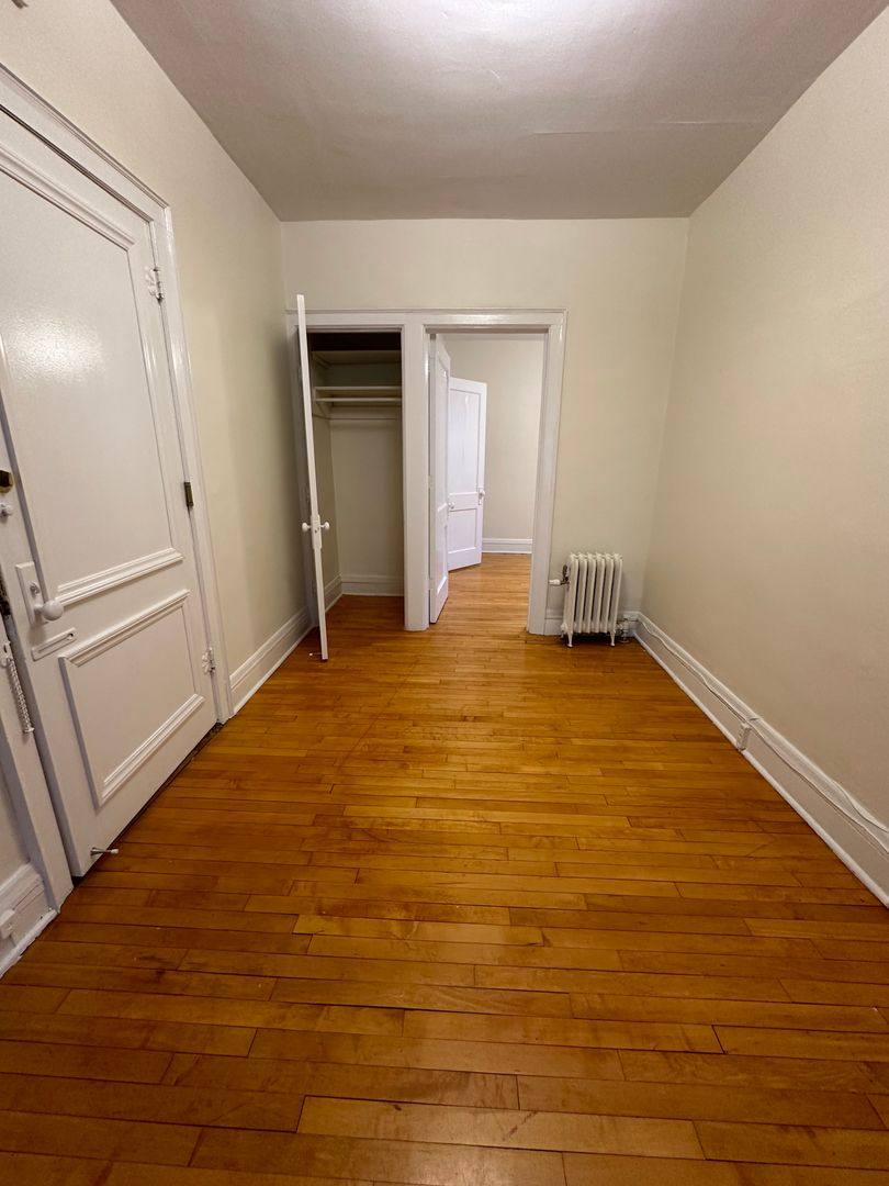 Apartment for rent at 1810-1812 Bryant Ave S, Minneapolis, MN 55403