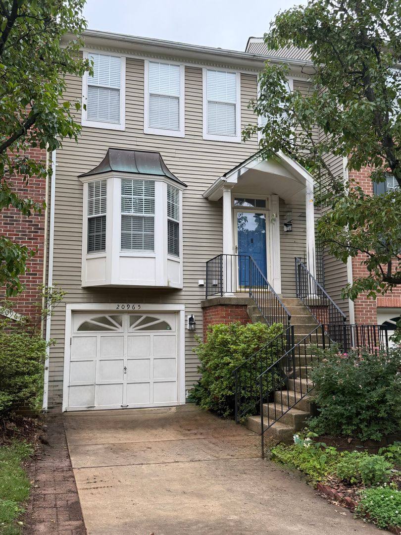 Townhouse for rent at 20965 Promontory Square, Sterling, VA 20165