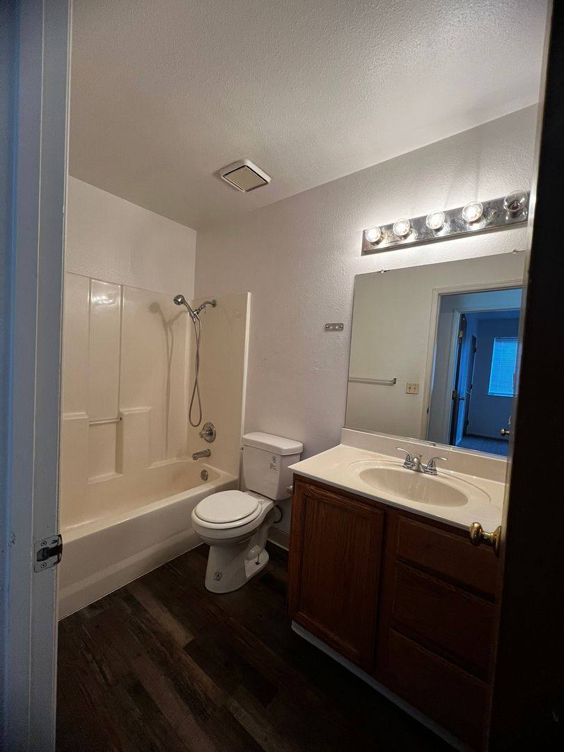 House for rent at 1720 N Woodland St, Visalia, CA 93291