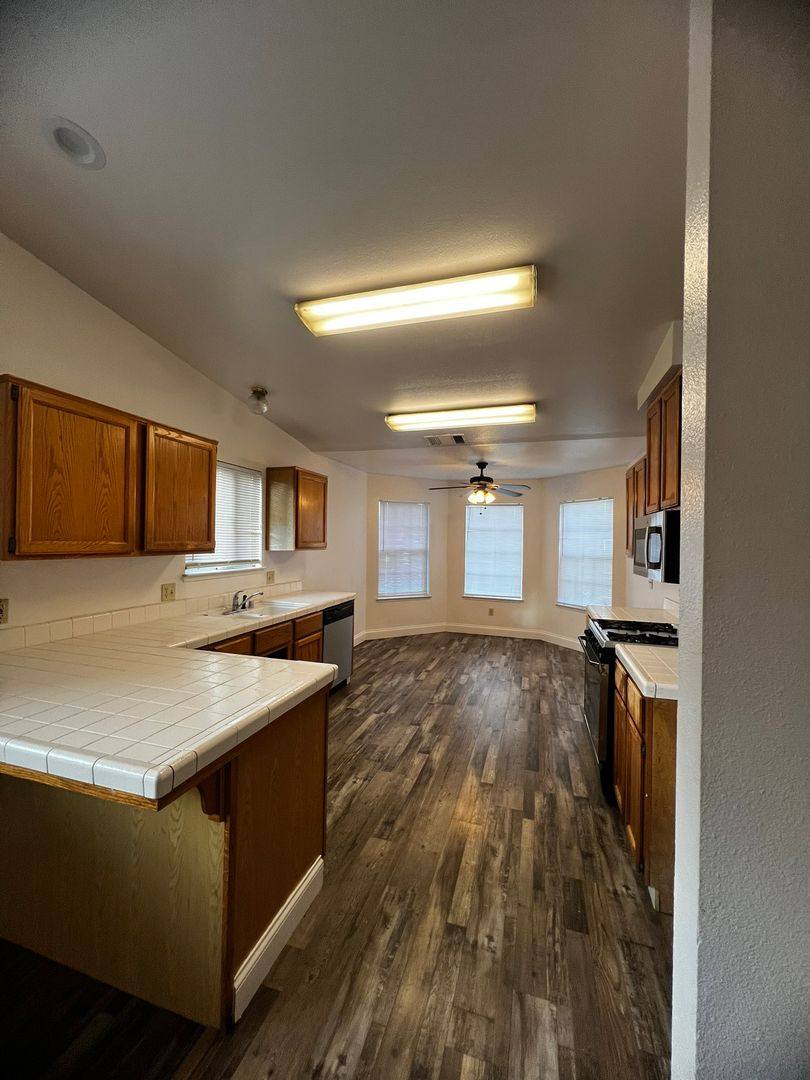 House for rent at 1720 N Woodland St, Visalia, CA 93291