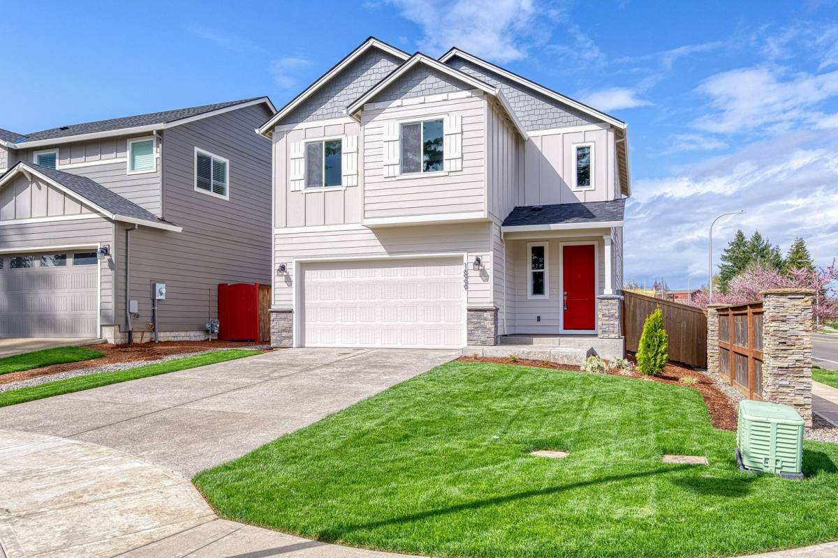 House for rent at 16999 SE Hagen Rd, Happy Valley, OR 97086