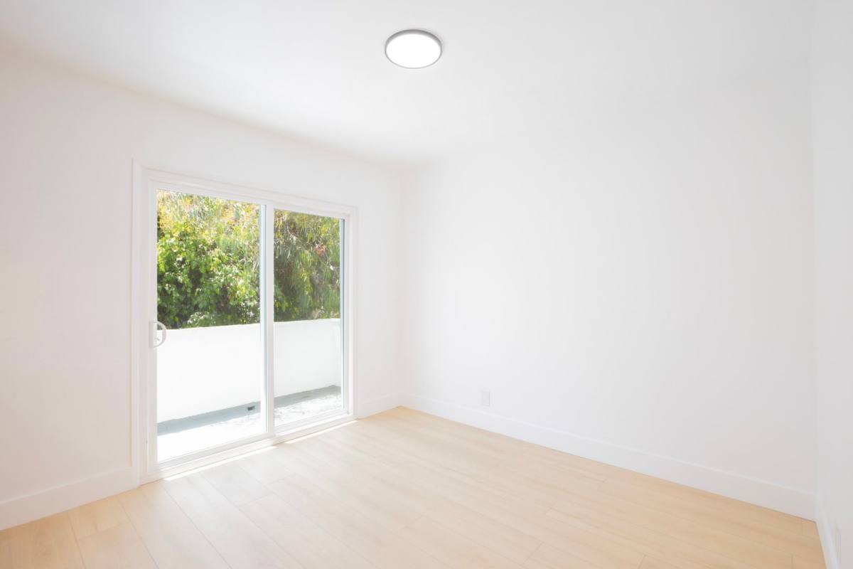 Apartment for rent at 3729 Glendon Ave, Los Angeles, CA 90034