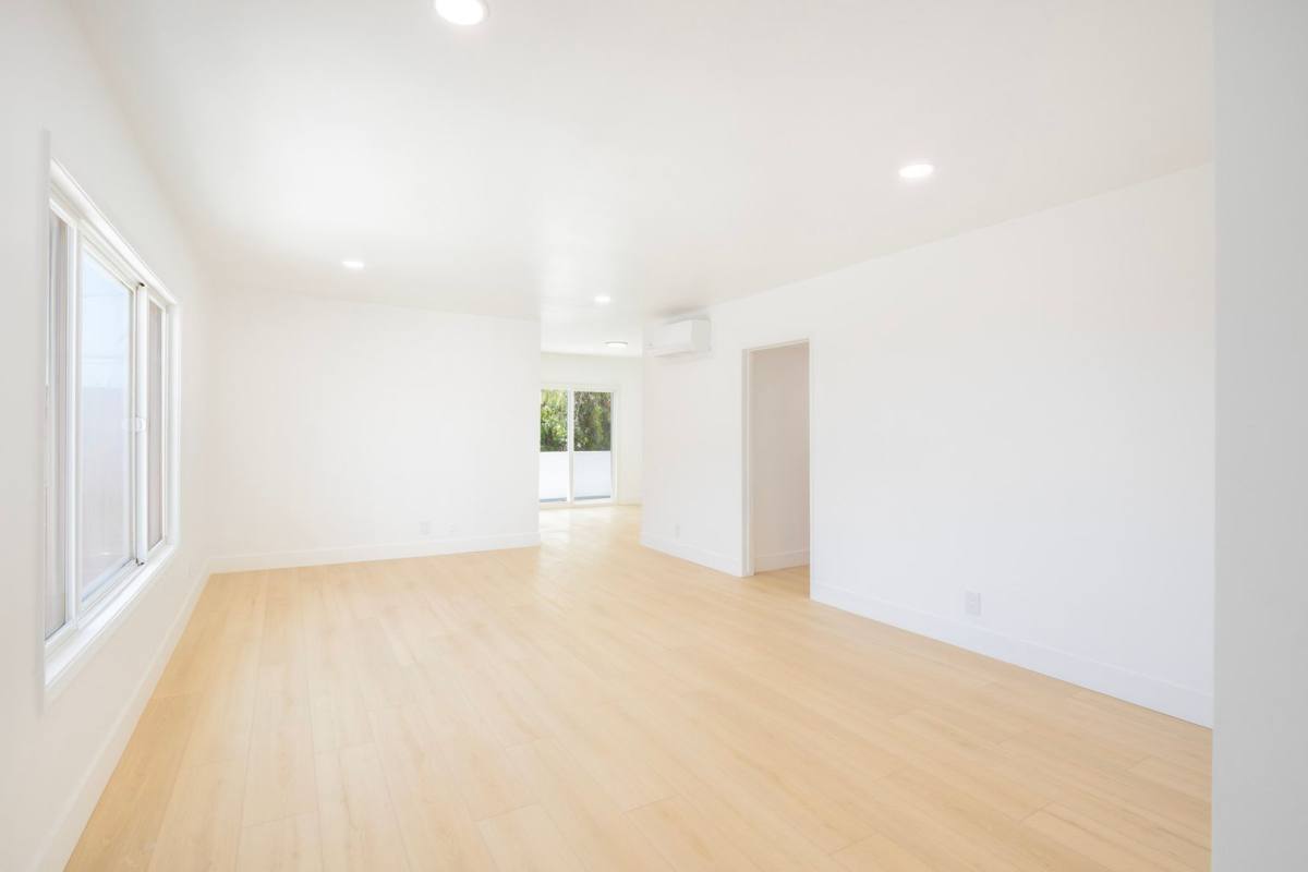 Apartment for rent at 3729 Glendon Ave, Los Angeles, CA 90034