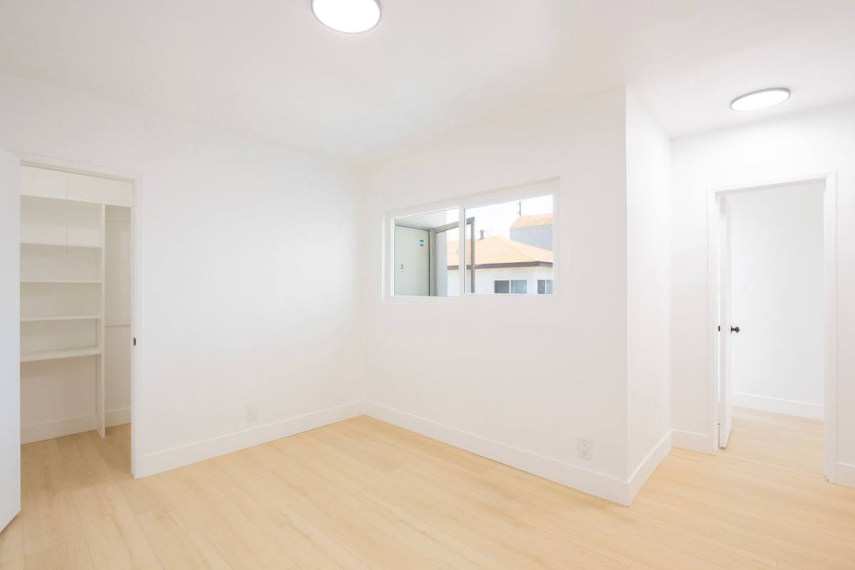 Apartment for rent at 3729 Glendon Ave, Los Angeles, CA 90034
