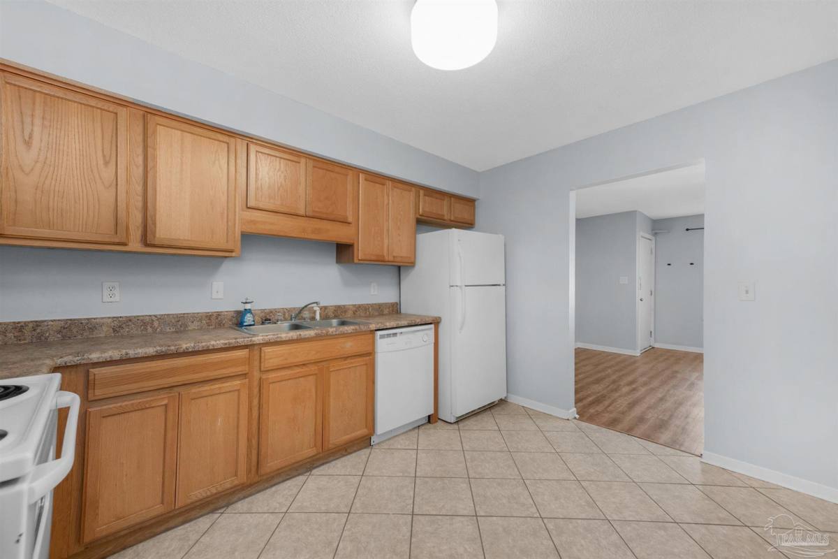 Townhouse for rent at 10150 Guidy Lane, Pensacola, FL 32514