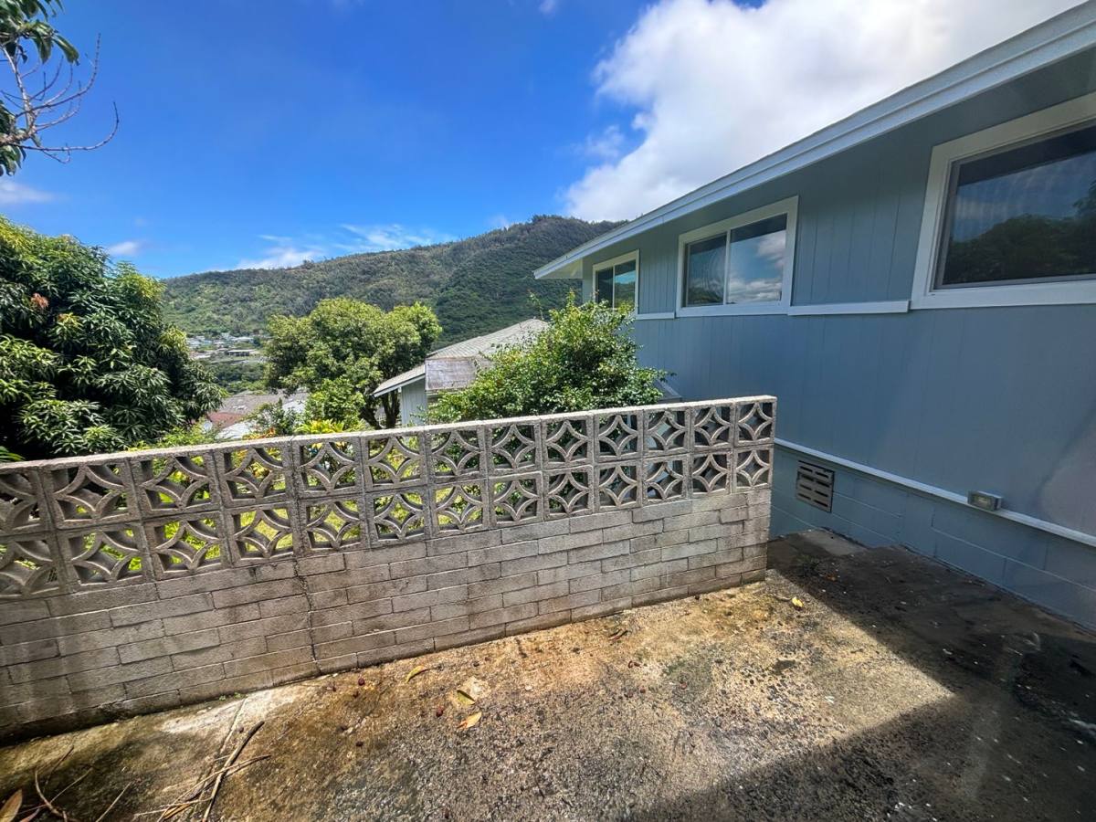 Apartment for rent at 1716 Kuikele St, Honolulu, HI 96819